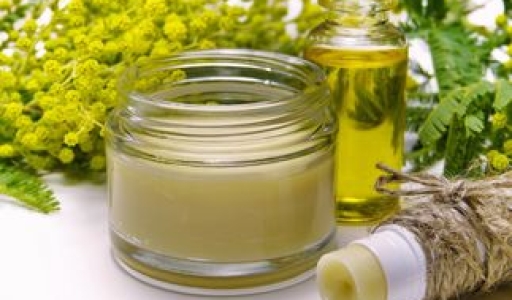 Welche Informationen über kosmetische Rohstoffe sind für eine Sicherheitsbewertung notwendig?